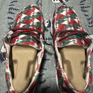 Women’s Hey Dudes Christmas shoes size 9 worn once! Excellent condition